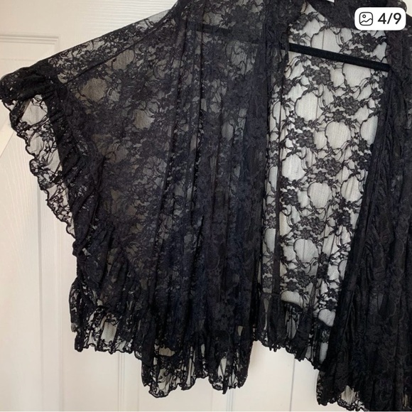 Free People Black Lace Kimono Cardigan Shrug Cape Poncho Blouse. Gorgeous! - Picture 2 of 9